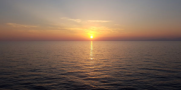 Sonnenuntergang auf dem Mittelmeer